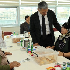 Emirdağ Fazlı-Macide Halaç Huzurevinde 1 Ekim Dünya Yaşlılar Günü Programı  - fotoğraf 1