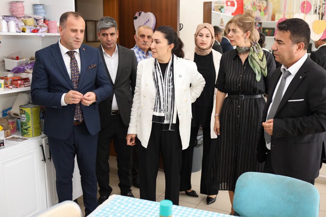 Karaköprü Engelsiz Yaşam Bakım Merkezi’ne Ziyaret