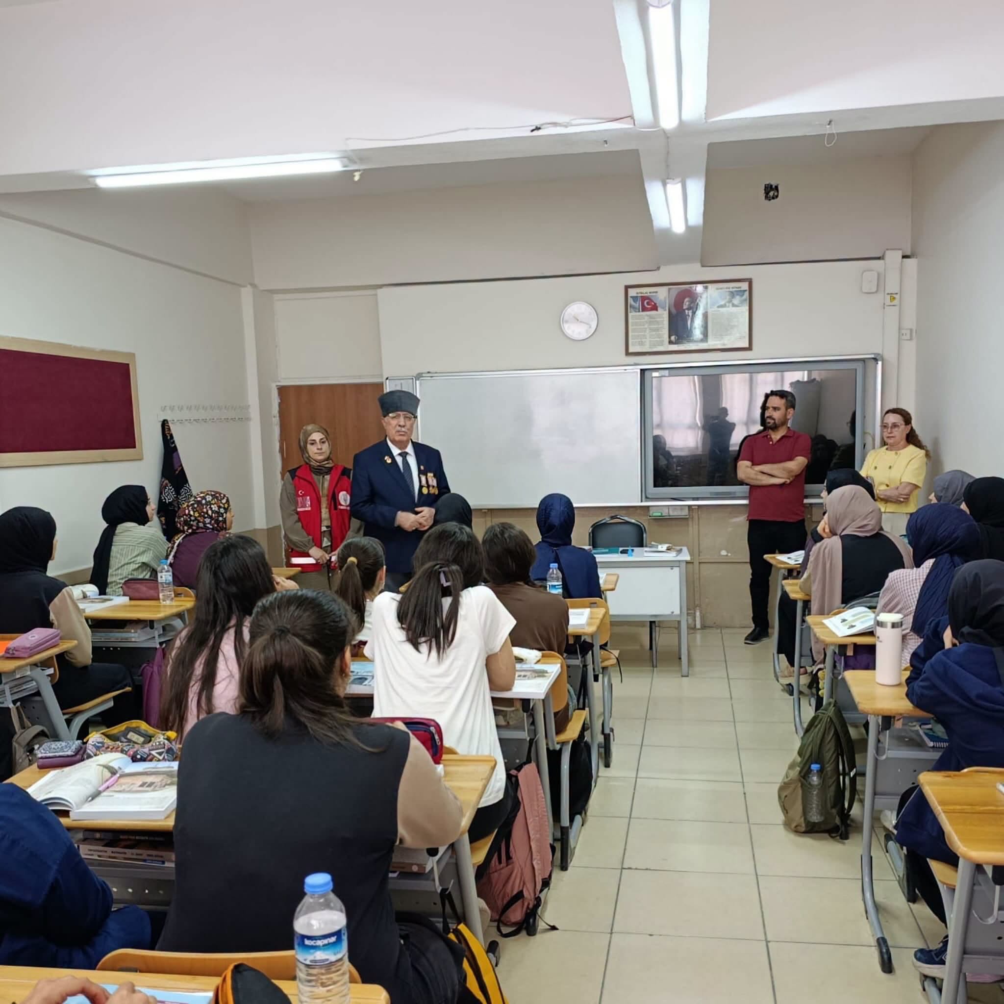 Gazilerimiz Öğrencilerimizle Buluştu