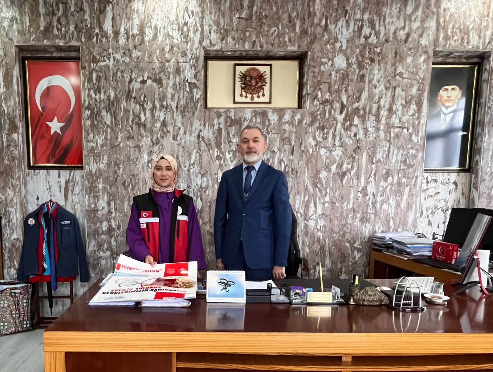 Sorgun Sosyal Hizmet Merkezi Müdürlüğümüzce, Çekerek SYDV ve İlçe Halk Kütüphanesi ziyaret edildi.
