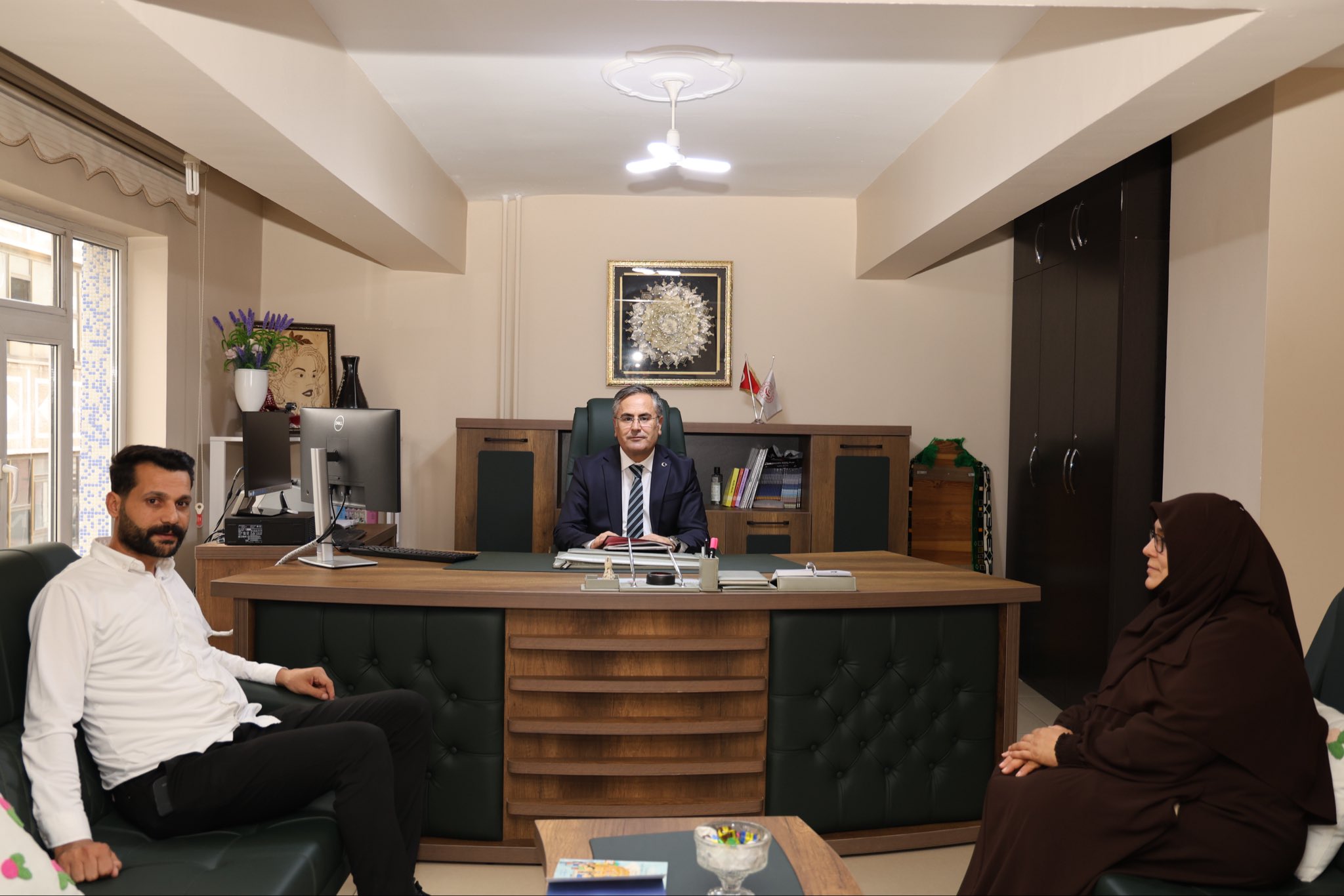 İl Müdürümüz Vefa Akdoğan, Çocuk Evleri Koordinasyon Merkezi Müdürlüğümüzü ziyaret ederek yürütülen çalışmalar halkında bilgi aldı, denetim ve incelemelerde bulundu.