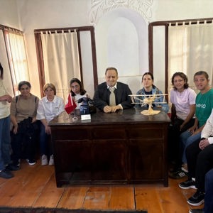 Engelsiz Ekspres Yolculuğu; Engelsiz Ekspres ile Erzincan’dan Divriği’ye uzanan bu anlamlı yolculukta, engelsiz kızlarımızla birlikte tarihimizin ve kültürel mirasımızın izlerini keşfetmenin mutluluğunu yaşadık.  - fotoğraf 4