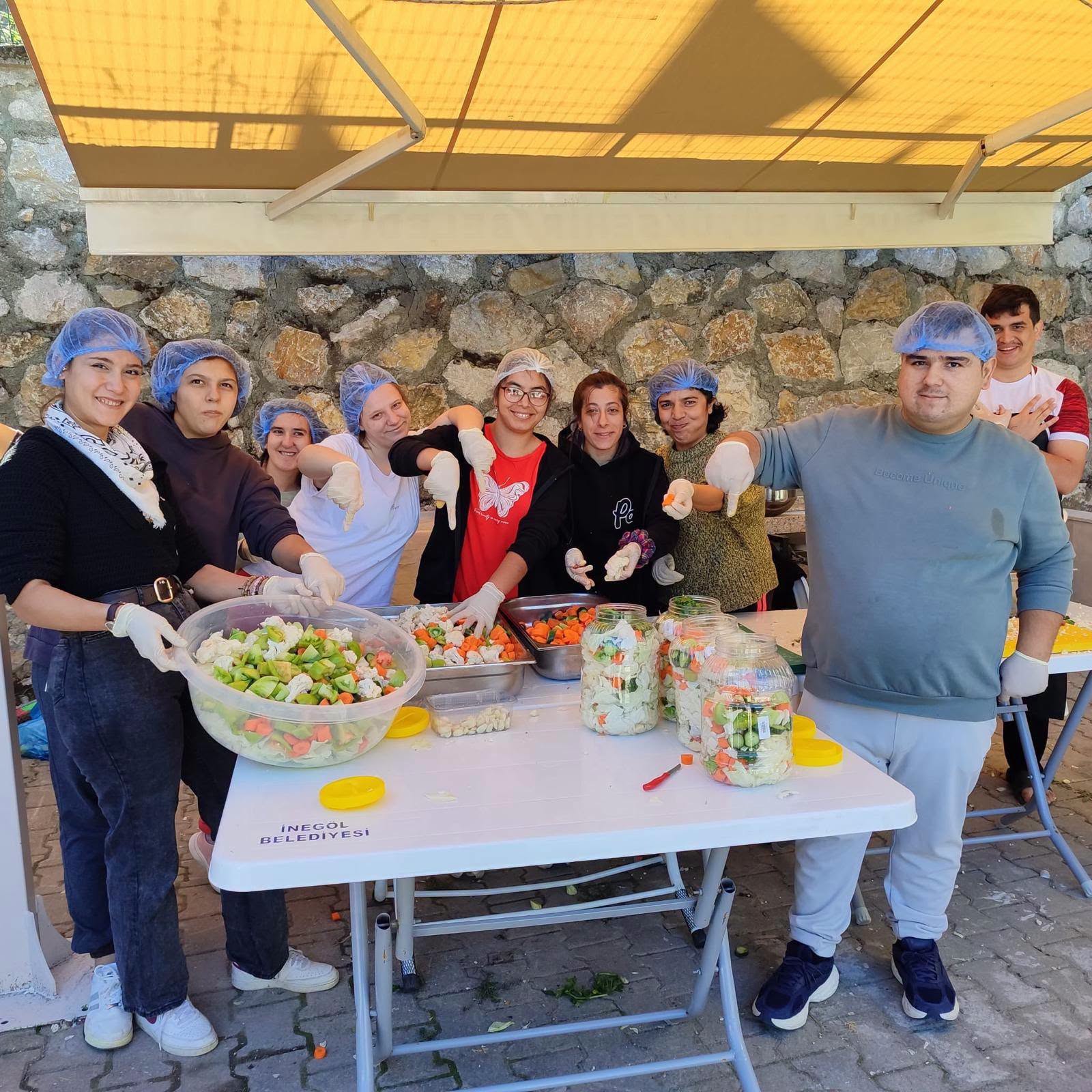 Engelsiz Ellerden Kışa Lezzet