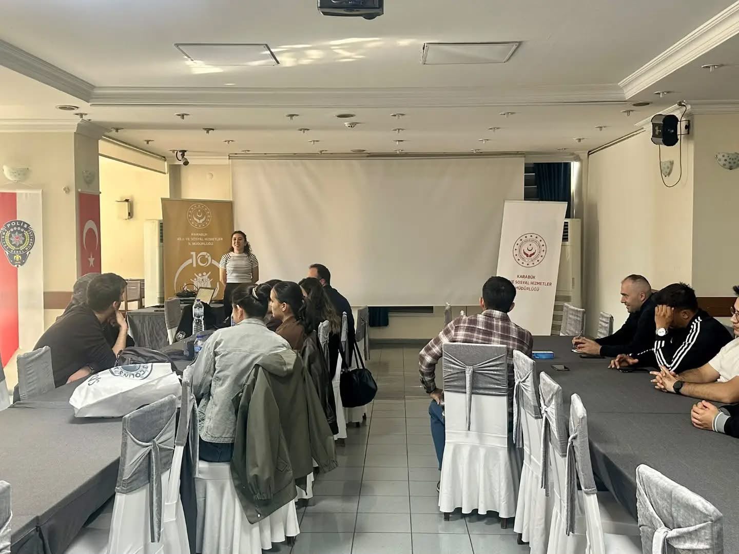 Çocuk Polisi Temel Eğitim Kursu kapsamında, polis memurlarına yönelik “Çocuğun Gelişim Dönemleri ve Psikolojisi” konulu eğitim verildi.