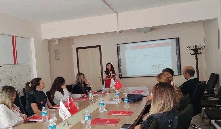 Kadına Şiddetle Mücadele konusunda bilgilendirici eğitim düzenlendi.