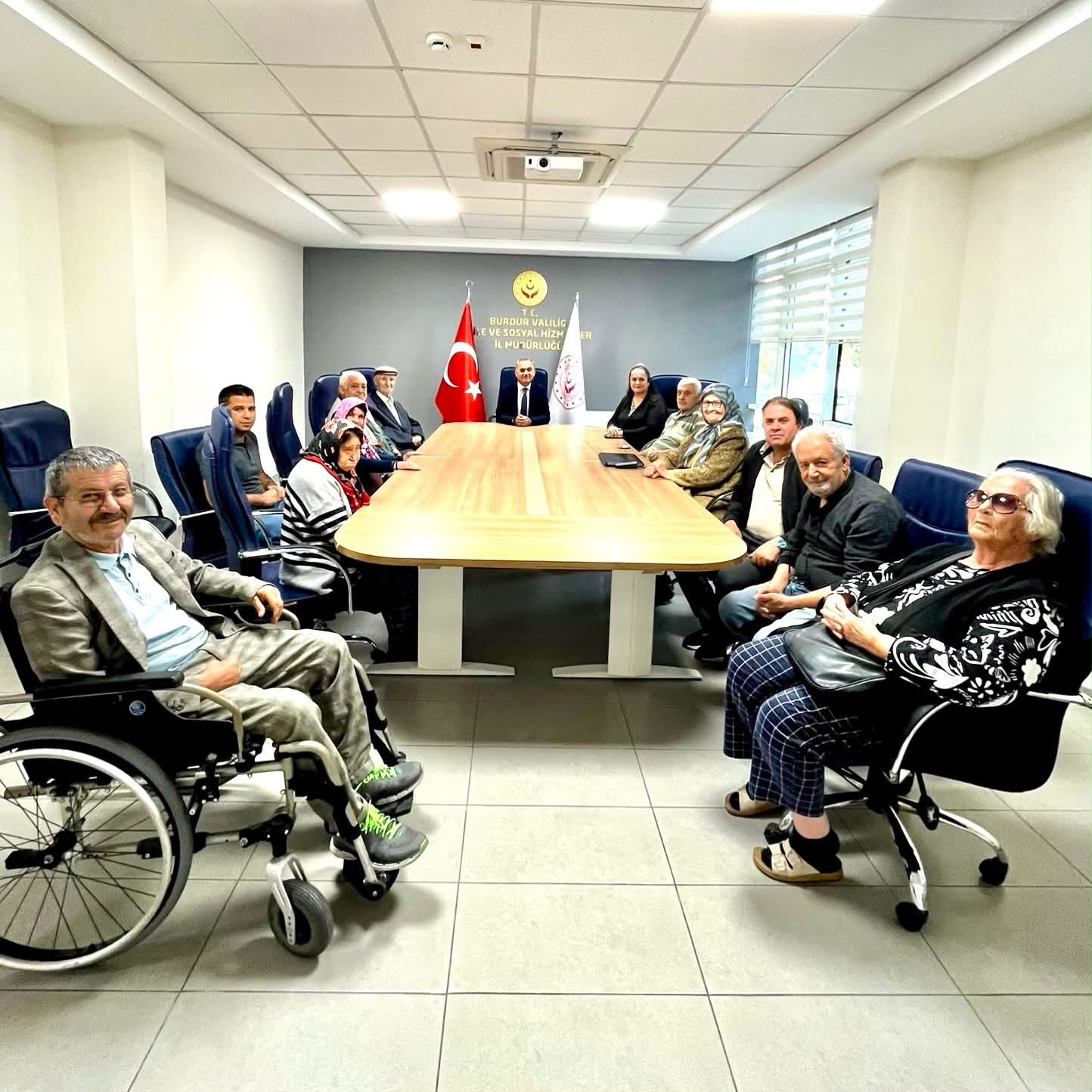 Hilmi Hafize Evin Huzurevi sakinlerimiz, İl Müdürümüz Mustafa Çakır’ı makamında ziyaret etti
