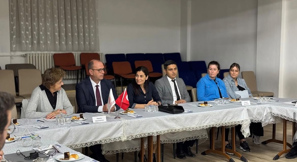  ‘Otizm Spektrum Bozukluğu Tanısı Alan Bireylerin Ailelerine Yönelik Bireysel Sosyal Hizmet Danışmanlığı Projesi’nin süreç değerlendirme toplantısı gerçekleştirildi.