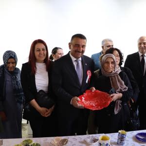 Gaziler Gününün 105. Yıl Dönümü Anısına 'Sanata Teşvik ve Sanatla Yaşam' Sergisi - fotoğraf 2