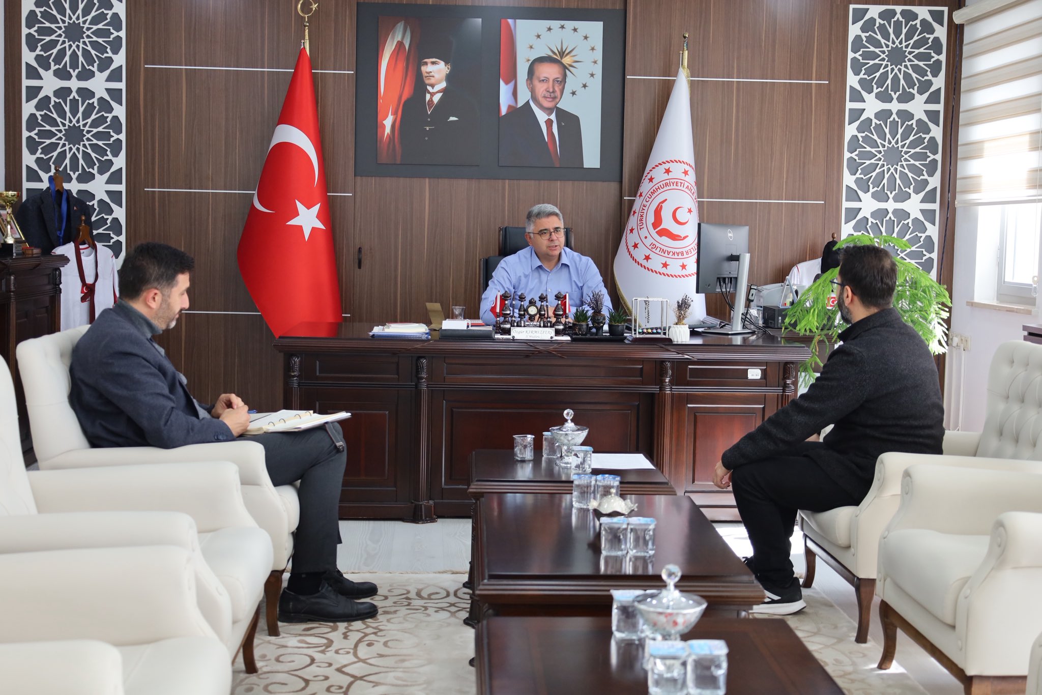 İl Müdürümüz Özgür Kırmızıtaş, Personelimizin Talep ve Önerilerini Dinliyor