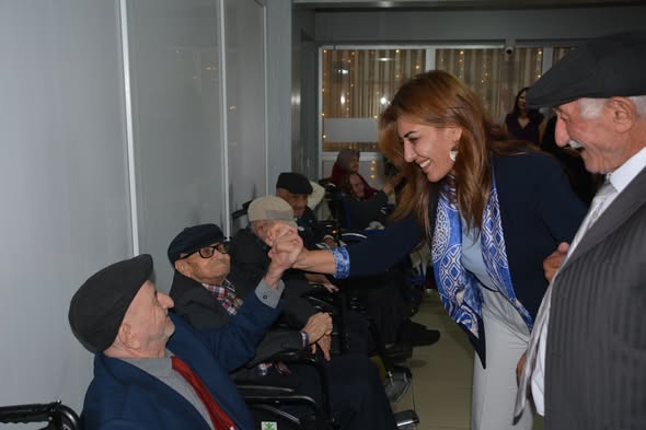Akhisar’da Dünya Yaşlılar Günü Büyüklerimizle Birlikte Kutlandı