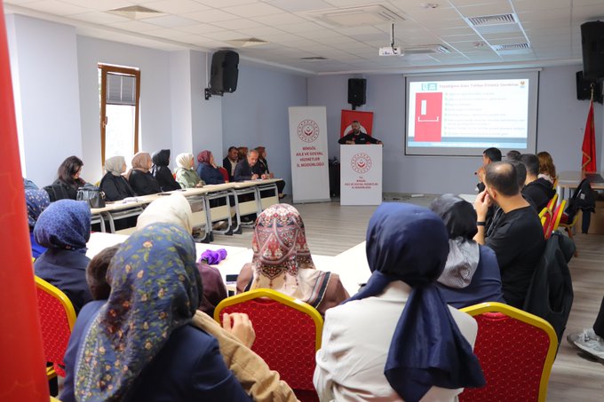“Afet ve Acil Durumlarda Hizmet Kapasitesinin Güçlendirilmesi” eğitimi gerçekleştirildi.      