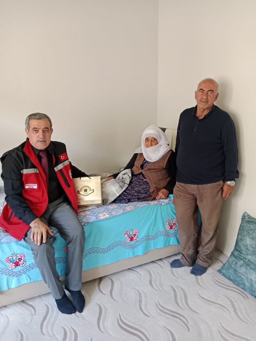 1 Ekim Dünya Yaşlılar Günü münasebetiyle, yaşlılarımızı ziyaret ederek kendileriyle bir araya geldik.