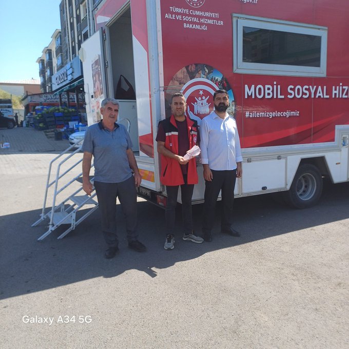 Bakanlığımız tarafından Bingöl’ümüze gönderilen Mobil Sosyal Hizmet Aracı, Kaleönü Mahallesi’nde vatandaşlarımızla buluştu. 
