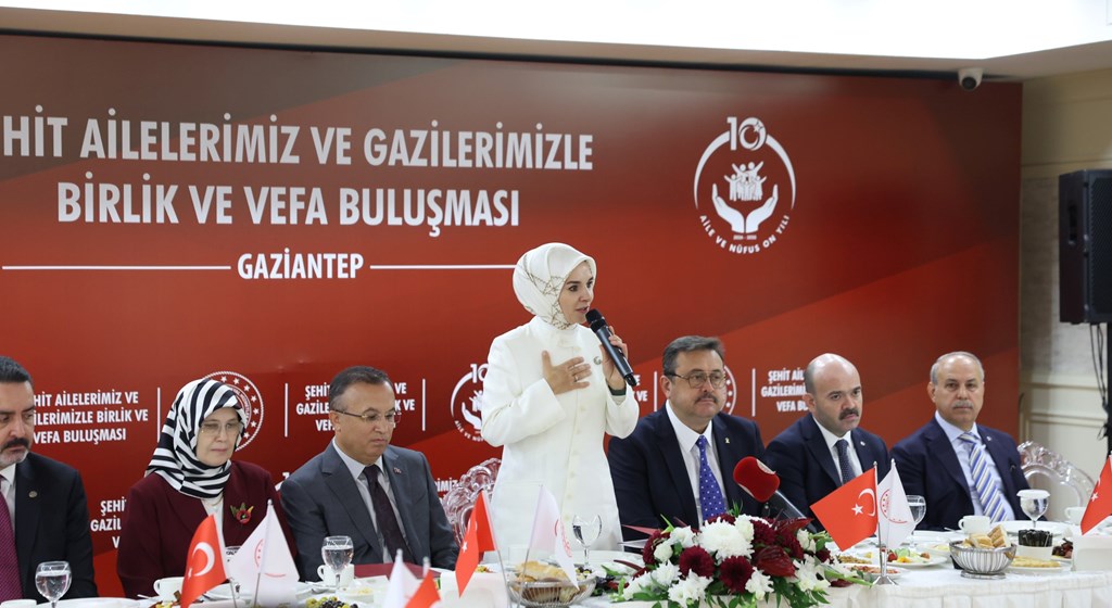 Bakan Göktaş, Gaziantep'te Şehit Aileleri ve Gazilerle Vefa Buluşmasında Bir Araya Geldi