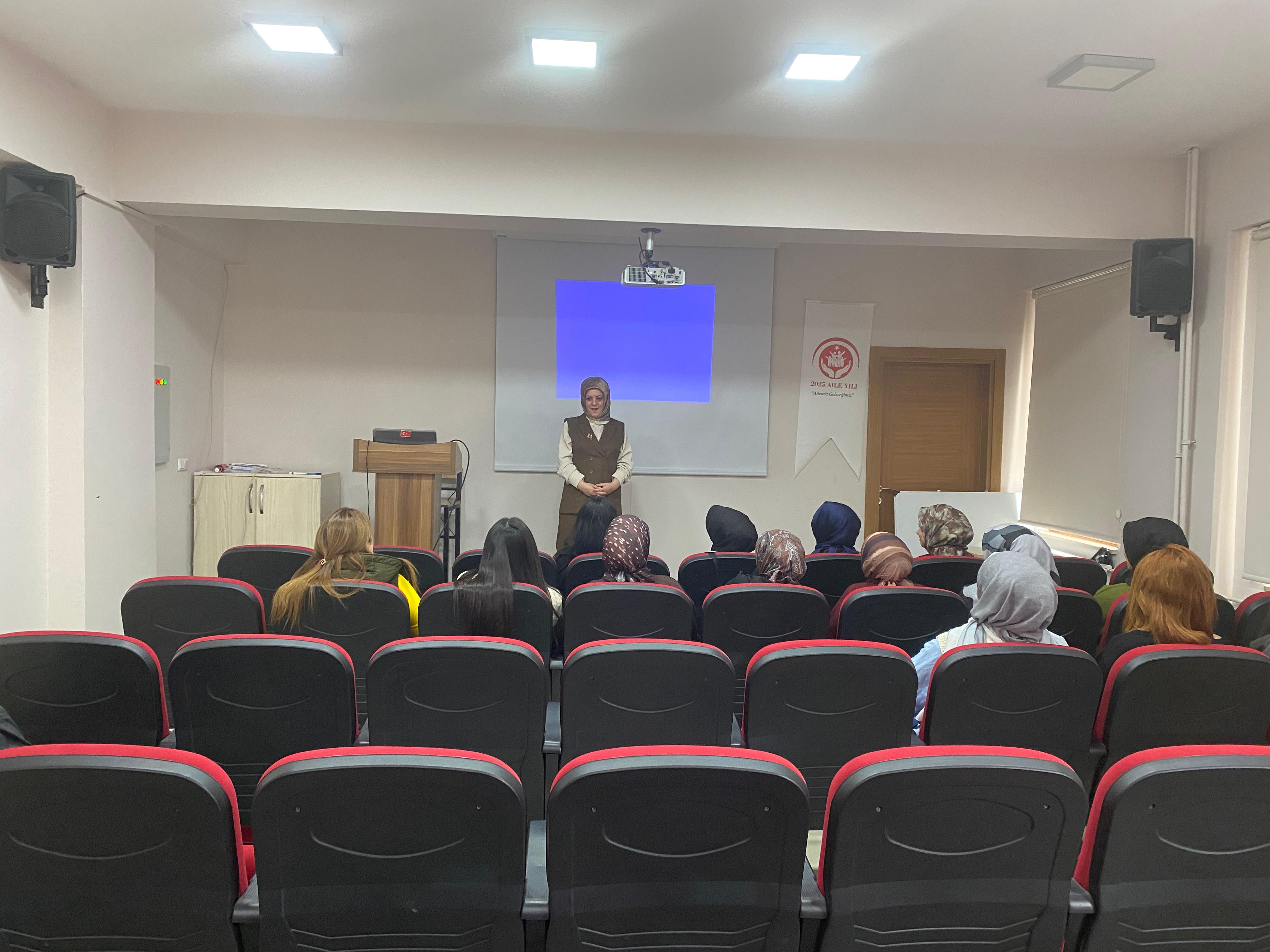 Kadın Konukevi Personeline Uyum ve Mevzuat Eğitimi Gerçekleştirildi