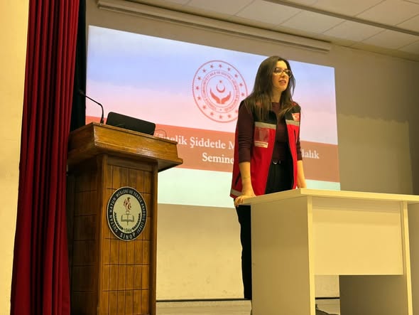 Şiddetle mücadelede farkındalık, bilinçli ve duyarlı bireylerle güçlenir.