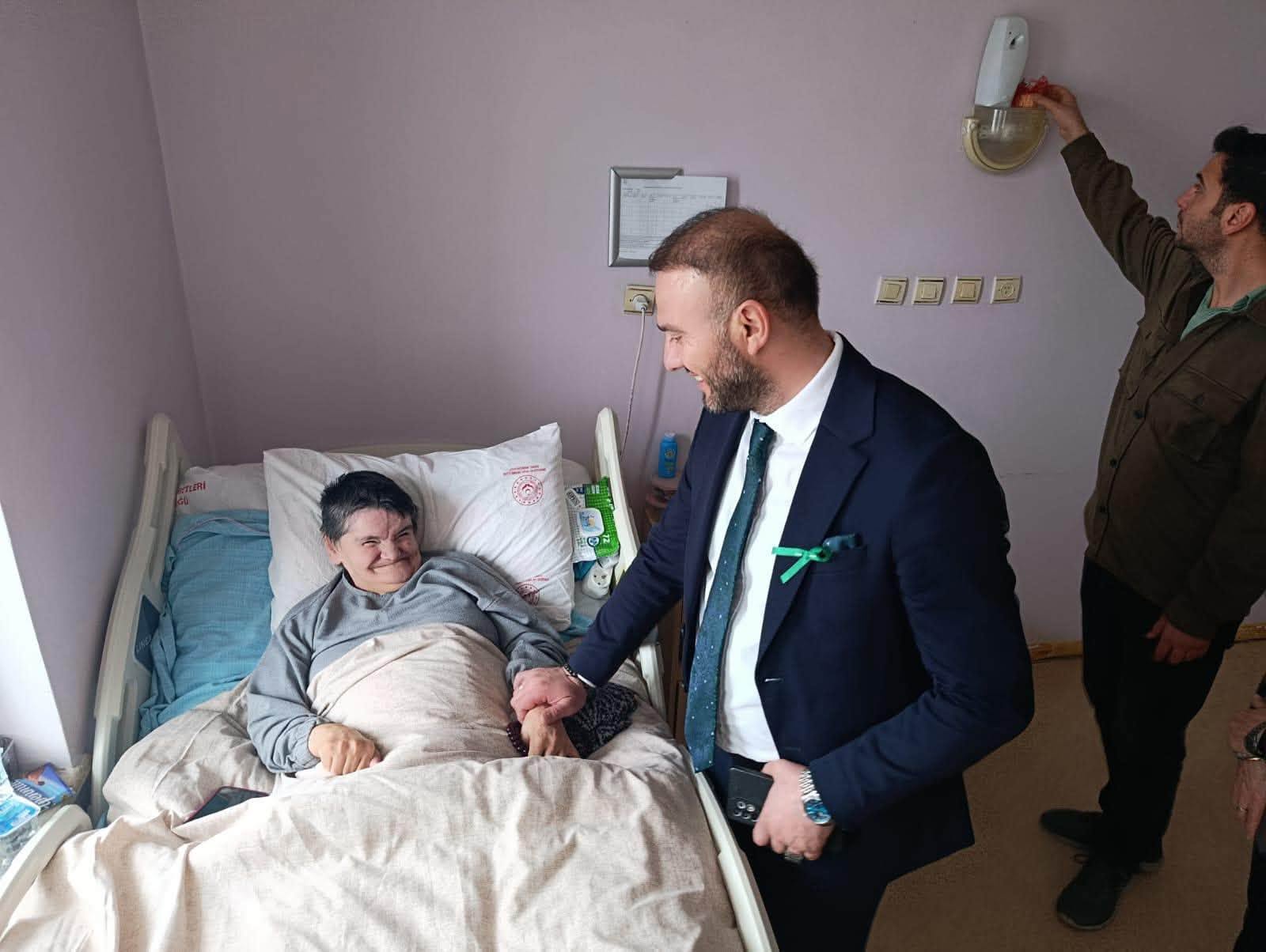 İl Müdürümüz Alper Alp,kuruluşlarımızda hizmet alan serebral palsili özel bireyleri ziyaret etti.