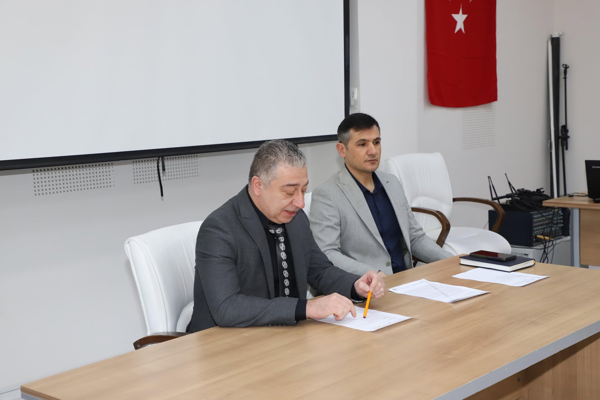 Geçici Koruyucu Aile Hizmet Modelinin Yaygınlaştırılmasına Yönelik Toplantı Gerçekleştirildi