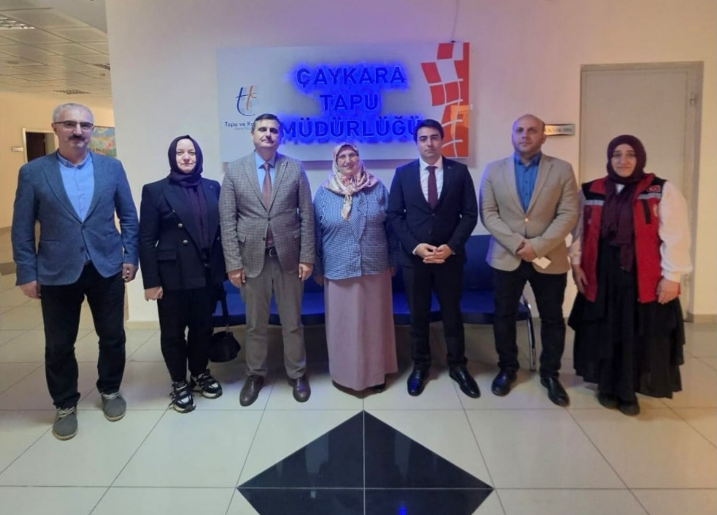 Sebahat Türkyılmaz Görev Yaptığı Çaykara Tapu Müdürlüğünde Ziyaret Edildi.