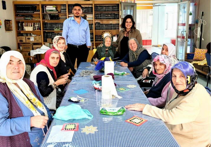 Kıymetli Büyüklerimizle El İşi Etkinliği Gerçekleştirildi.