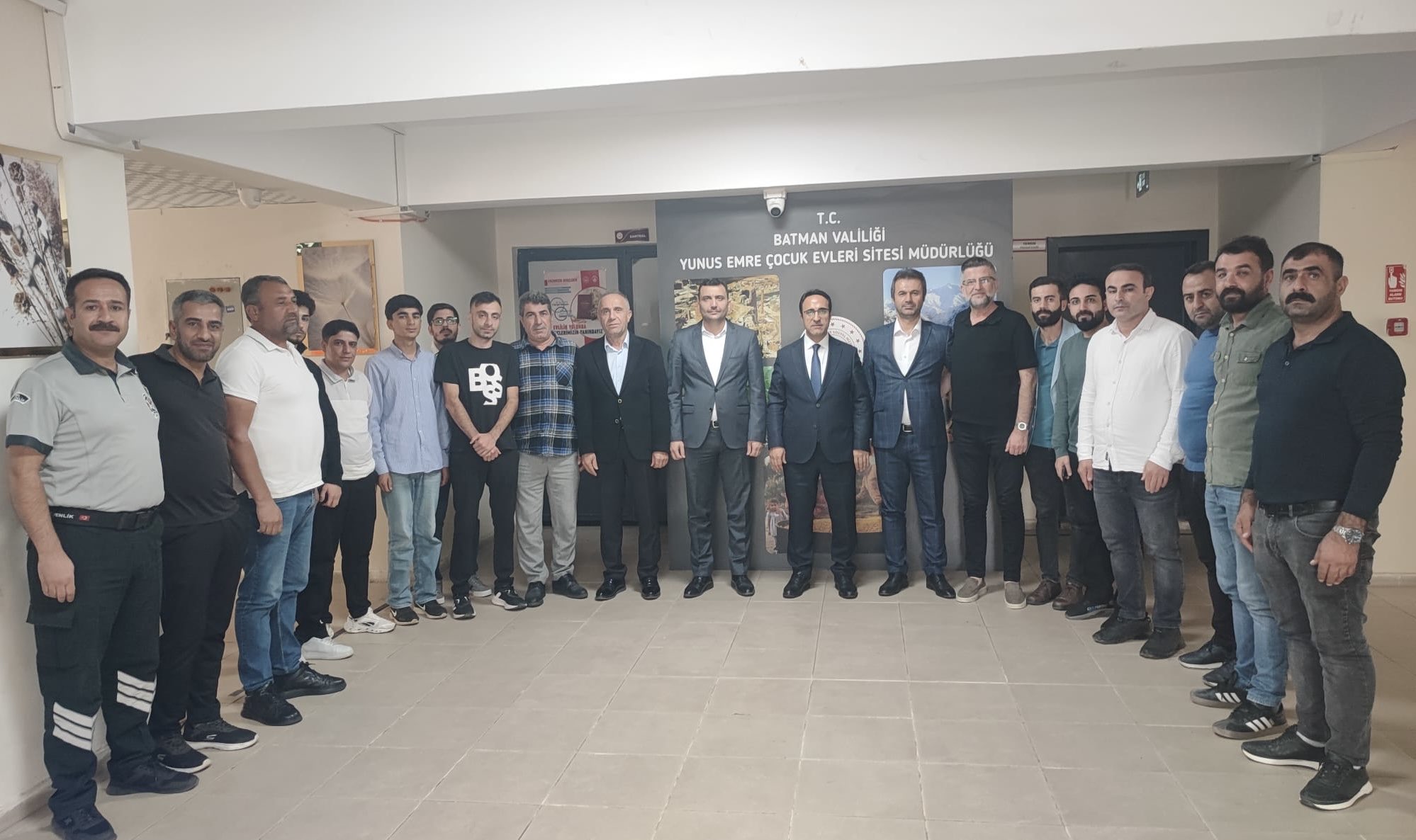 İl Müdürümüz Ahmet Kırtay, Yunus Emre Çocuk Evleri Sitesi Personeliyle Bir Araya Geldi
