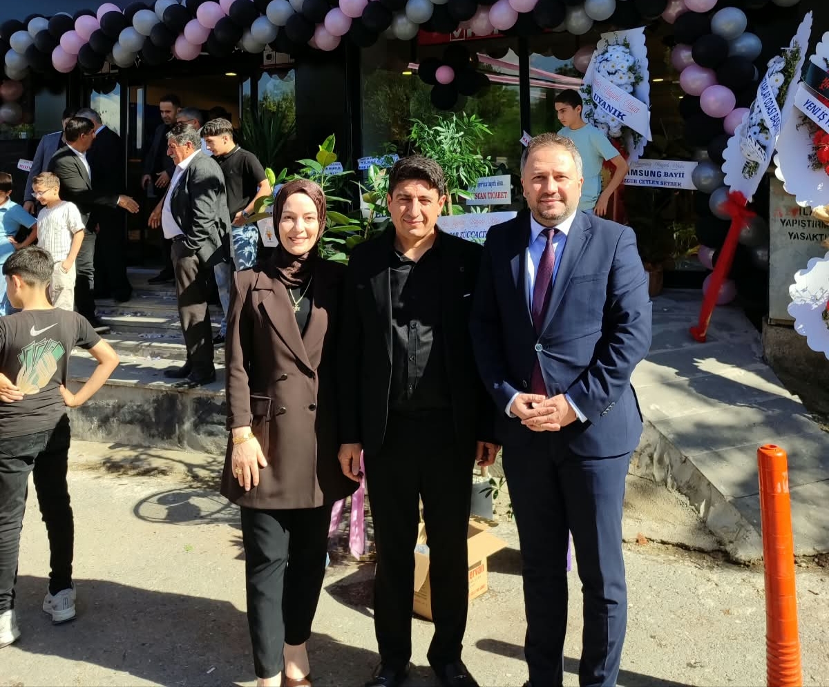Koruyucu Ailemizin İş Yeri Açılışına Katılım 