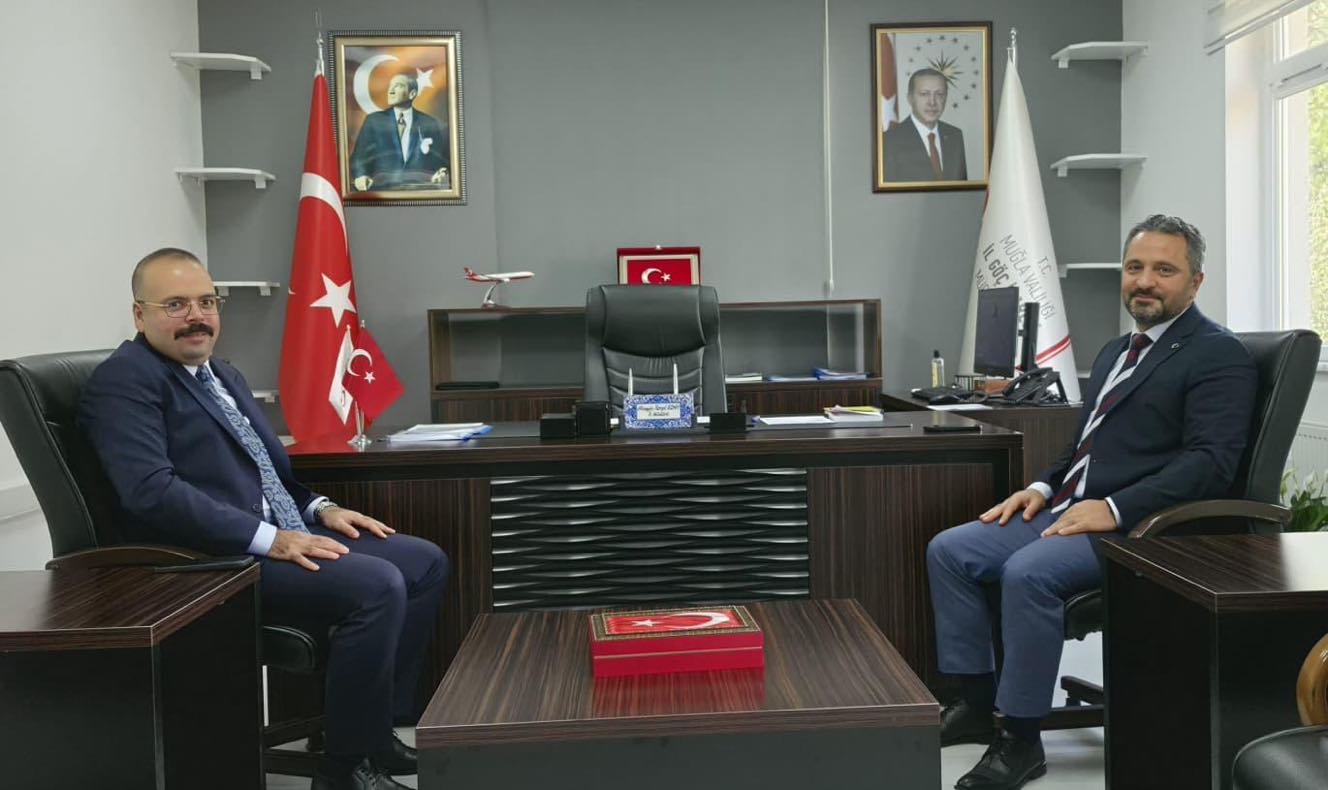 İl Müdürümüz Mahmut SELÇUK, Muğla İl Göç Müdürü Hüseyin Kemal İLDAY’ı makamında ziyaret etti.