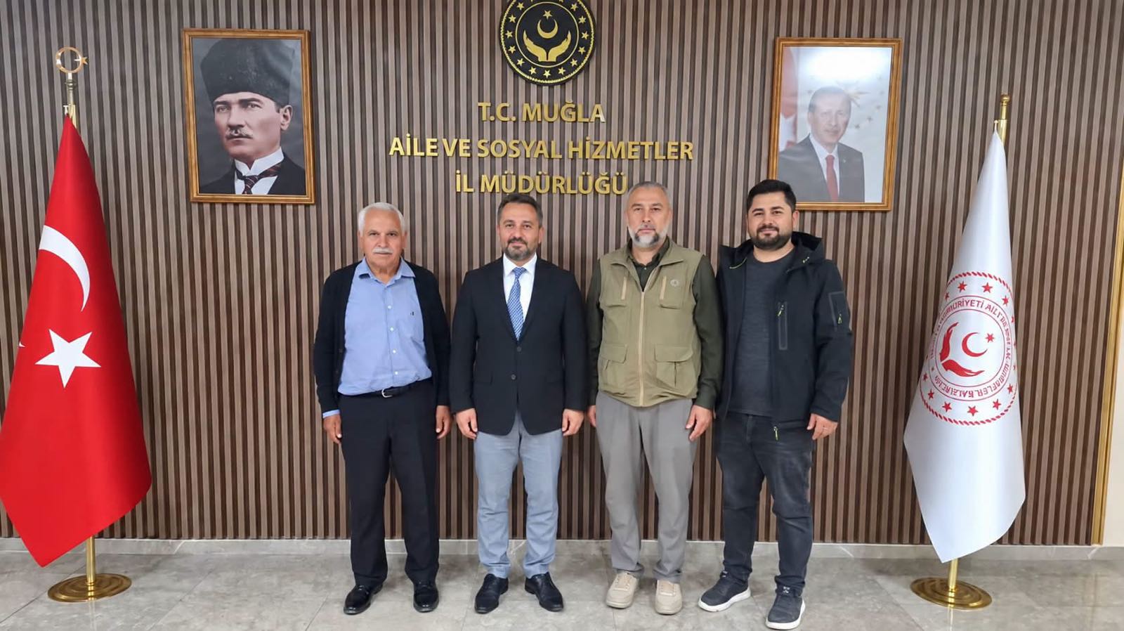 İlim Yayma Cemiyeti Muğla Şube Başkanı Sayın Ayhan BALCI, İl Müdürümüz Sayın Mahmut SELÇUK’u makamında ziyaret etti.