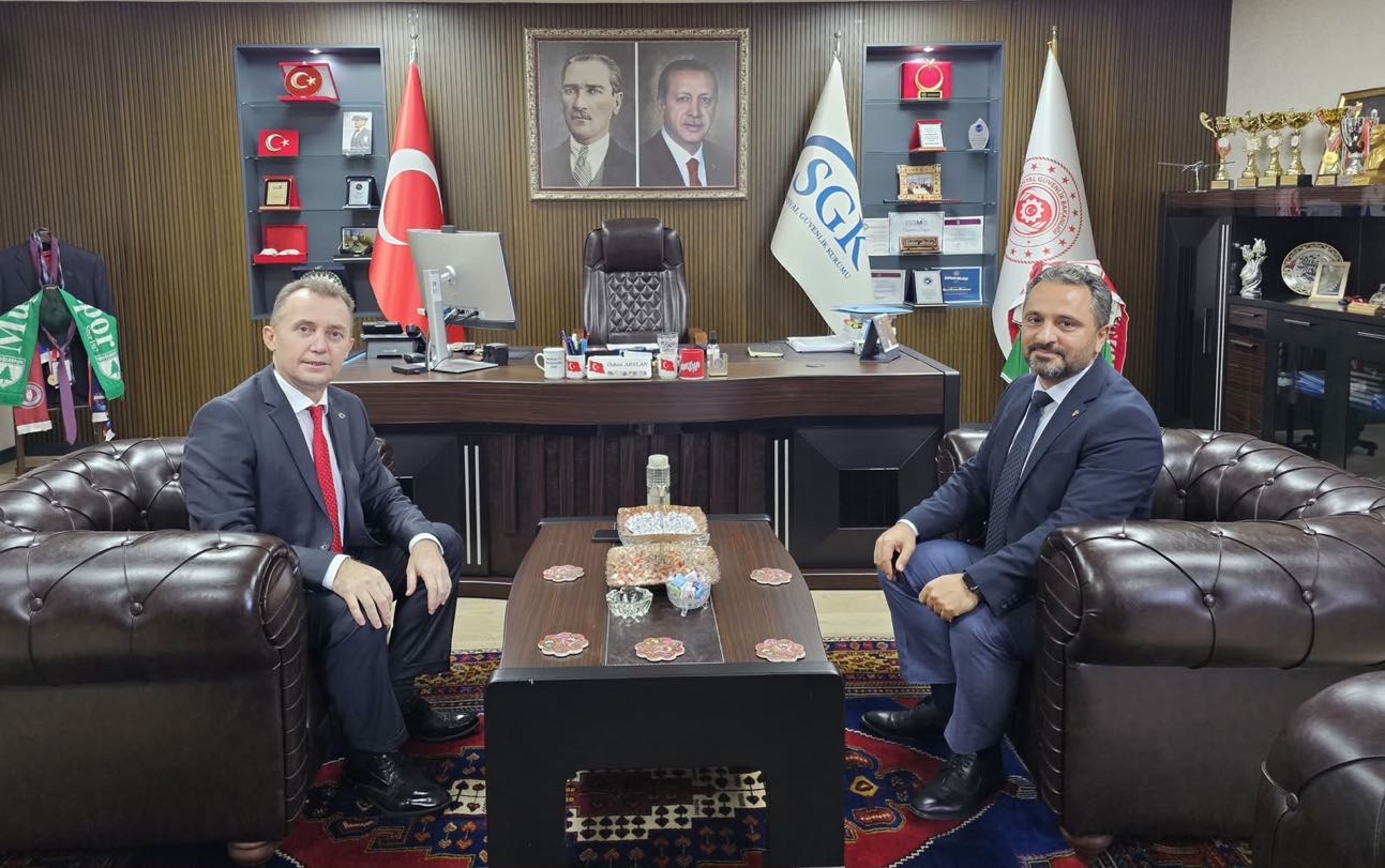 İl Müdürümüz Mahmut SELÇUK, Sosyal Güvenlik İl Müdürü Özkan ARSLAN’ı makamında ziyaret etti. 