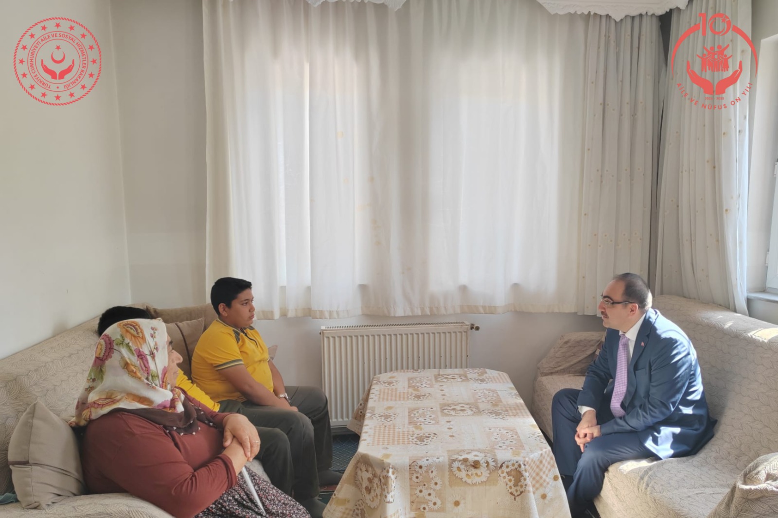 İl Müdürümüz Cüneyd ÖZDEMİR Sosyal ve Ekonomik Destek Hizmeti Alan Ailemizi Ziyaret Etti
