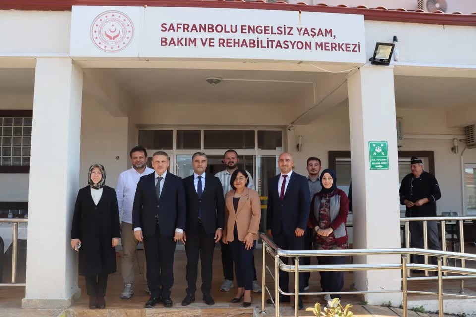  Safranbolu Yazıköy Engelsiz Yaşam Bakım ve Rehabilitasyon Merkezinde, moral ve sosyal uyum etkinliği kapsamında yemek programı gerçekleştirildi.