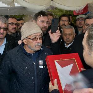 İdlib Şehidi Süleyman Şahin Dualar ve Gözyaşlarıyla Toprağa Verildi - fotoğraf 12