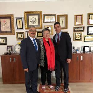 İl Müdürümüz Faruk UYSAL Hattat Samiye AKSAN’ı Ziyaret Etti. - fotoğraf 1