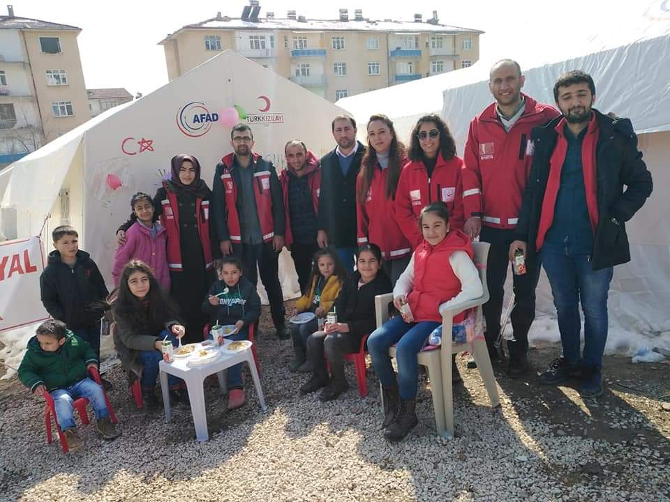 Bakanlığımız Elazığ ilinde meydana gelen deprem sonrası depremzedelere psikososyal destek sağlamak amacıyla il müdürlüğümüz personelleri görevlendirildi