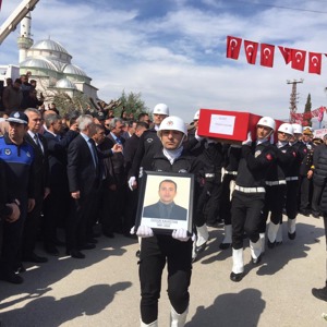 Ağrı'daki Saldırıda Şehit Olan Özgür Kavastan Son Yolculuğuna Uğurlandı - fotoğraf 4