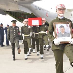 Iğdır Şehidini Karşıladı - fotoğraf 1