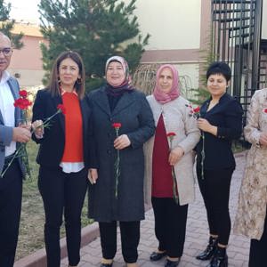 Kurumlarımıza Valimiz Sayın Yılmaz ŞİMŞEK ve Eşleri Dr. Çiğdem Olgun ŞİMŞEK'ten Ziyaret - fotoğraf 2
