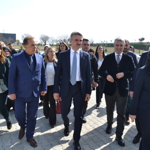 Vali Aydın Baruş, İl Müdürümüz Rasim Bulut ile birlikte Çalışan Kadınların Dünya Kadınlar Gününü Kutladı - fotoğraf 1