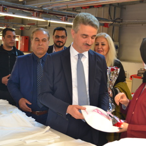 Vali Aydın Baruş, İl Müdürümüz Rasim Bulut ile birlikte Çalışan Kadınların Dünya Kadınlar Gününü Kutladı - fotoğraf 4