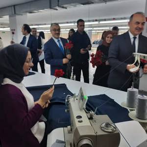 Valimiz Sayın Muammer EROL İle Birlikte Kadın Tekstil Çalışanları Ziyaret Edildi - fotoğraf 2