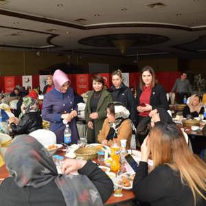Van’da 8 Mart Dünya Kadınlar Günü Bir Dizi Etkinlikle Kutlandı - fotoğraf 4