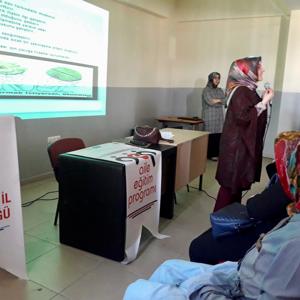  MEV Serkan Akyaz İlkokulu ve Vali Güner Orbay Ortaokulu’nda AEP Kapsamında “Madde Bağımlılığı ve Korunma Yolları” Semineri Düzenlendi - fotoğraf 2