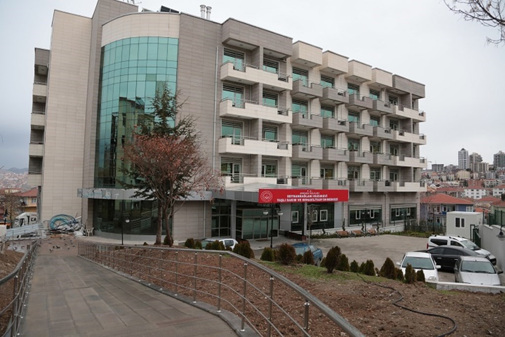 Bakan Selçuk: “Koronavirüsle Mücadele Kapsamında Huzurevlerimize 64.000.000 TL Ödenek Gönderdik”