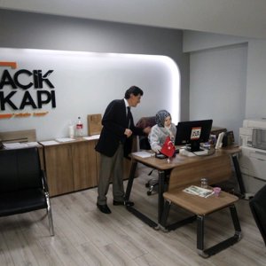 Zonguldak Valiliği Vefa Sosyal Destek İletişim Merkezine gelen talepler karşılanmaya devam ediyor  - fotoğraf 2