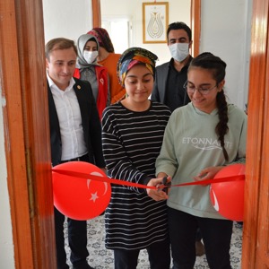 16 Çocuğa Çocuk Odası Takımı ve Bilgisayar Hediye Edildi - fotoğraf 6