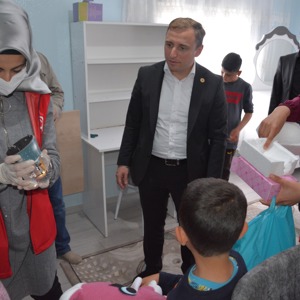 16 Çocuğa Çocuk Odası Takımı ve Bilgisayar Hediye Edildi - fotoğraf 10