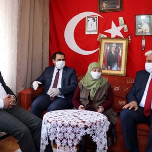 ŞEHİT ANNESİ MAAŞINI MİLLİ DAYANIŞMA KAMPANYASINA BAĞIŞLADI - fotoğraf 1