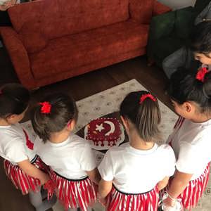 TBMM’nin  Açılışı ile 23 Nisan Ulusal Egemenlik Ve Çocuk Bayramı Kuruluşlarımızda Büyük Bir Heyecanla Kutlandı. - fotoğraf 3