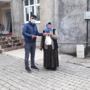 İftar Yemekleri, Vefa Sosyal Destek Grupları Tarafından Önceden Belirlenen Hanelerimize Teslim Ediliyor - fotoğraf 1