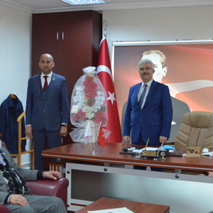 Türkiye Harp Malülü Gaziler Şehit Dul Ve Yetimleri Derneği Afyonkarahisar Şubesi Başkanı İsmail KUMARTAŞLI, ve  Kıymetli Şehit Annelerimiz,Babalarımız ve Gazilerimiz, İl Müdürümüz Bekir YÜMNÜ' ye ziyarette bulunmuştur. - fotoğraf 2